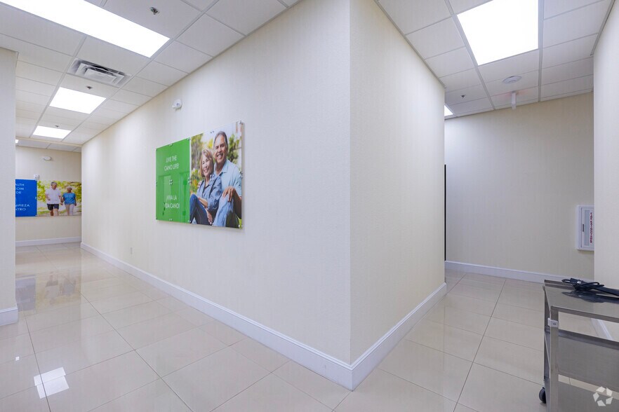 More Photos Of 3211-3231 Coors Blvd SW, Albuquerque Unknown For Lease