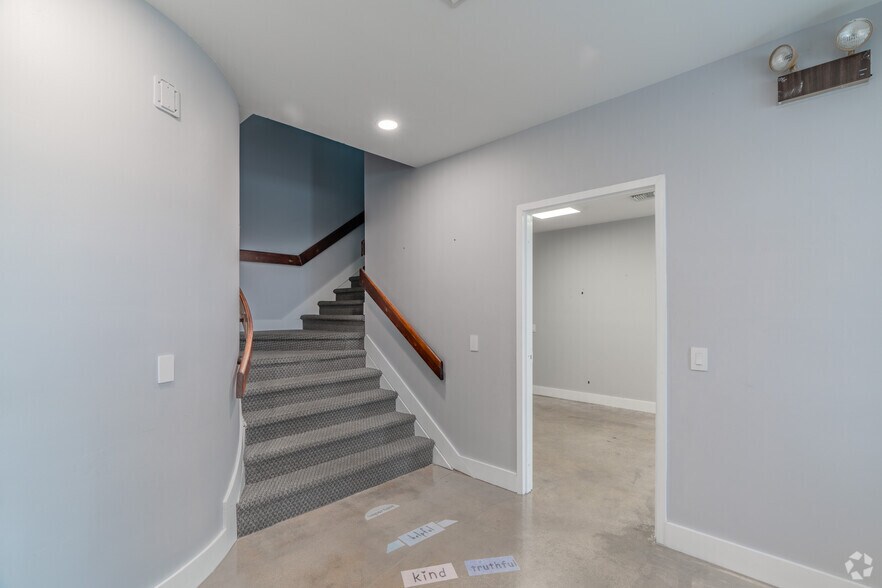 More Photos Of 164 W Royal Palm Rd, Boca Raton Office Residential For Lease