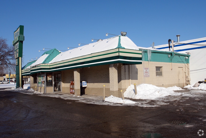 More Photos Of 29220 Gratiot Ave, Roseville Restaurant For Sale