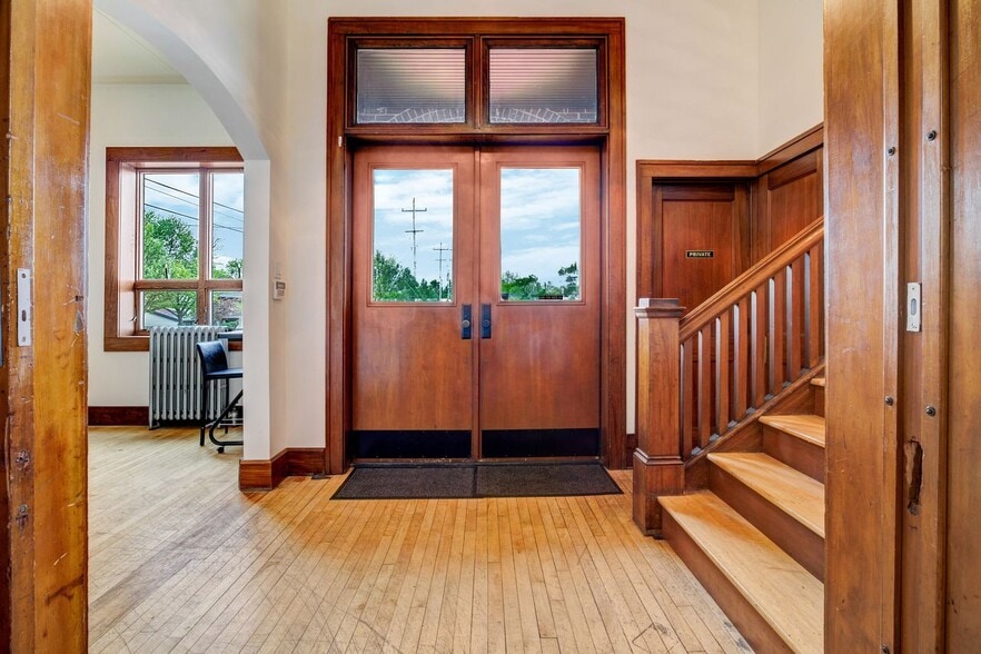 More Photos Of 116 S Jackson St, Spring Lake Storefront Retail Residential For Sale