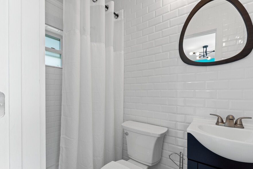 More Photos Of 3155 W Highway 98, Port Saint Joe Hotel For Sale