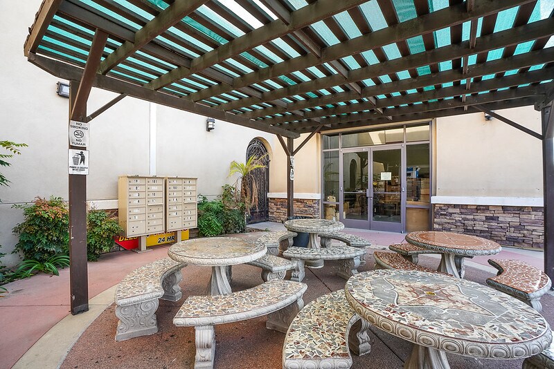 More Photos Of 2364 Roll Dr, San Diego Unknown For Lease