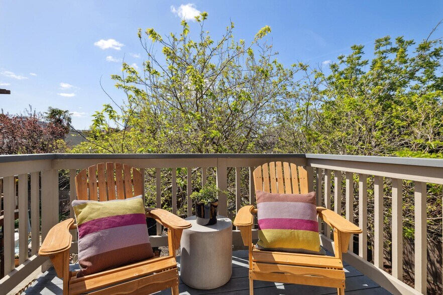 More Photos Of 449 37th St, Oakland Apartments For Sale