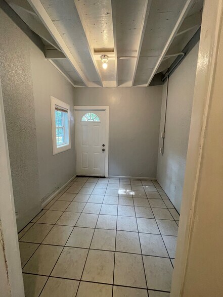 More Photos Of 1612 E Belt Line Rd, Carrollton Office For Sale