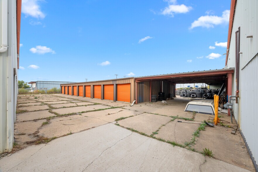 More Photos Of 5114 62 St, Lloydminster Warehouse For Sale