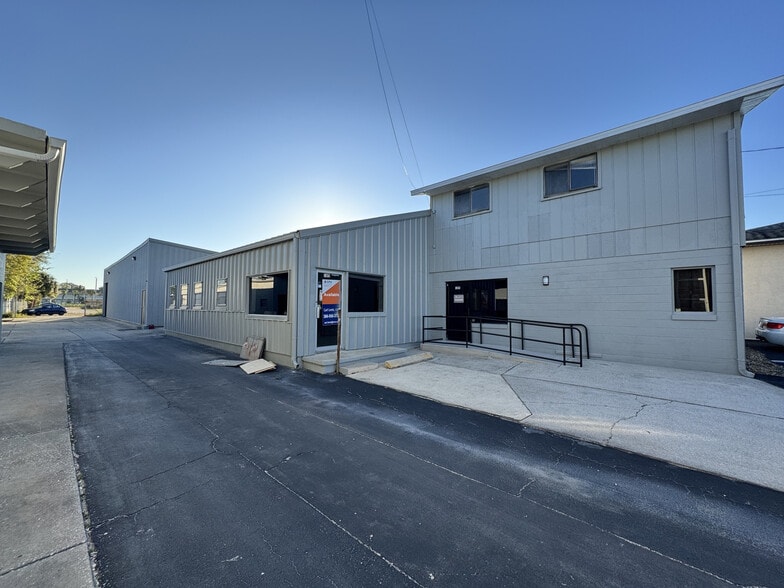 Primary Photo Of 515 Carswell Ave, Daytona Beach Showroom For Lease