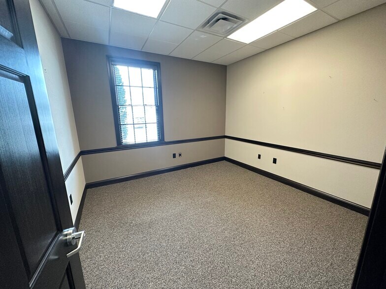 More Photos Of 7540 Sawmill Pky, Powell Medical For Sale