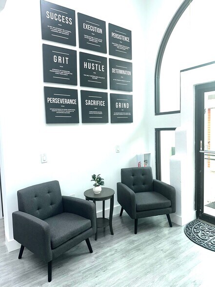 More Photos Of 314 N Kentucky Ave, Lakeland Storefront For Lease