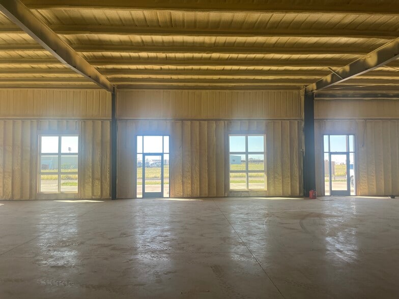 More Photos Of 4295-4313 Burl Harris, Abilene Light Distribution For Sale
