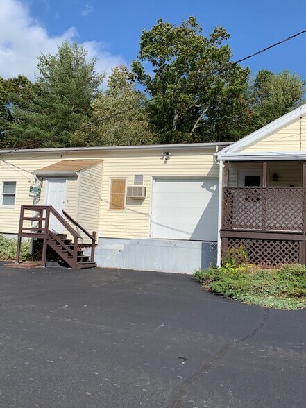 More Photos Of 1049 Tiogue Ave, Coventry Showroom For Lease