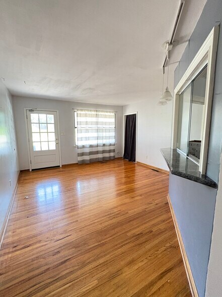 More Photos Of 1239 W Main St, Jenks Medical For Sale