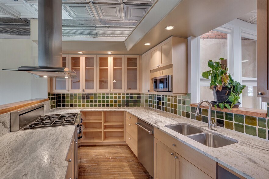 More Photos Of 329 W Main St, Durham Office For Lease