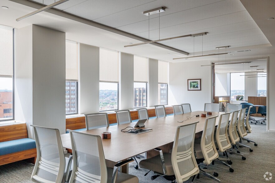 More Photos Of 201 N Charles St, Baltimore Office For Lease