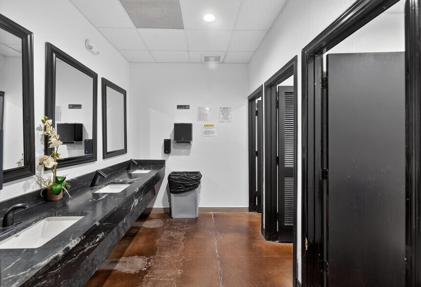 More Photos Of , Corpus Christi General Retail For Sale