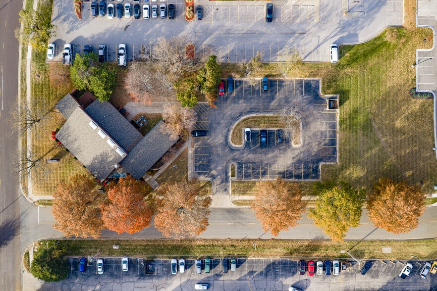 More Photos Of 8880 Ballentine St, Overland Park Office For Sale