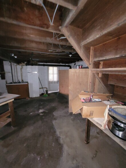 More Photos Of 5430 Rockville Rd, Indianapolis Specialty For Sale