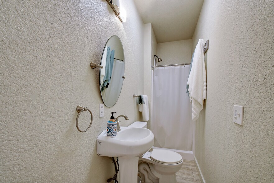 More Photos Of 1340 Hinch Dr, New Braunfels Apartments For Sale