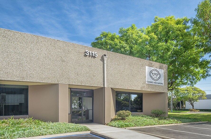 More Photos Of 350 Fischer Ave, Costa Mesa Light Distribution For Lease