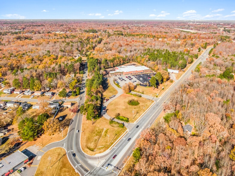 More Photos Of 15700-15710 Jefferson Davis Hwy, Colonial Heights Unknown For Lease