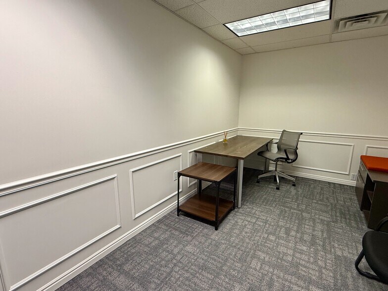 More Photos Of 520 N 400 W, North Salt Lake Office For Lease