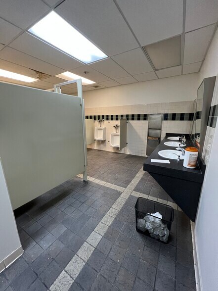 More Photos Of 1000 Meade St, Dunmore Medical For Lease