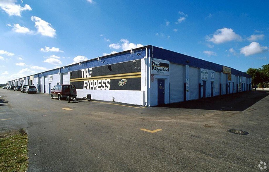 More Photos Of 10700 SW 190th St, Miami Warehouse For Lease
