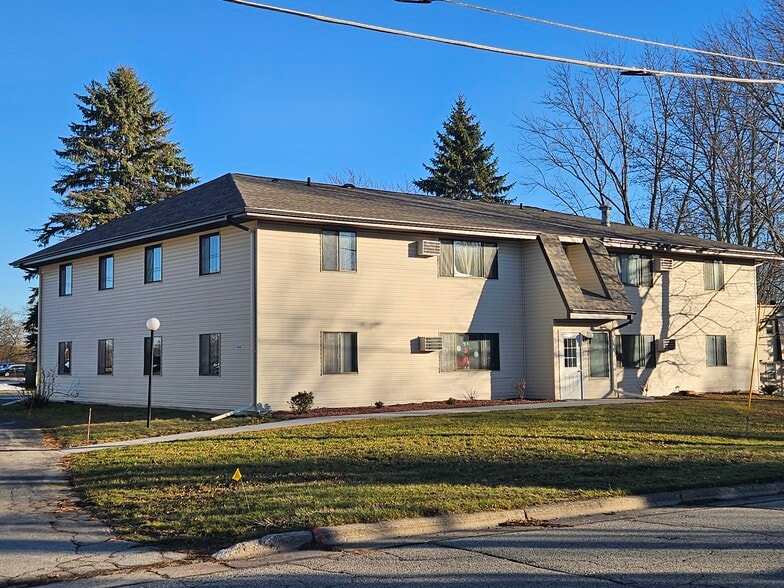 More Photos Of 1811 Michigan St, Sturgeon Bay Multifamily For Sale