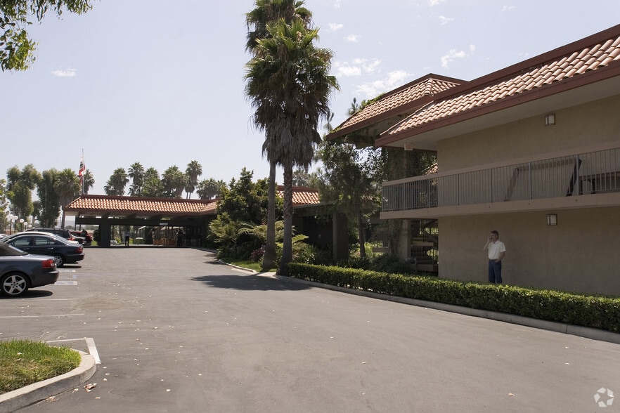 More Photos Of 497-503 N Ventu Park Rd, Newbury Park Unknown For Lease