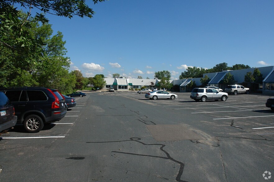 More Photos Of 7115-7149 Shady Oak Rd, Eden Prairie Light Manufacturing For Lease