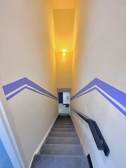 More Photos Of 9300-9306 Old Keene Mill Rd, Burke Loft Creative Space For Lease