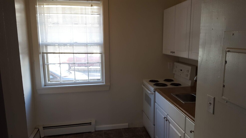 More Photos Of 666-668 Main St, Middletown Apartments For Sale