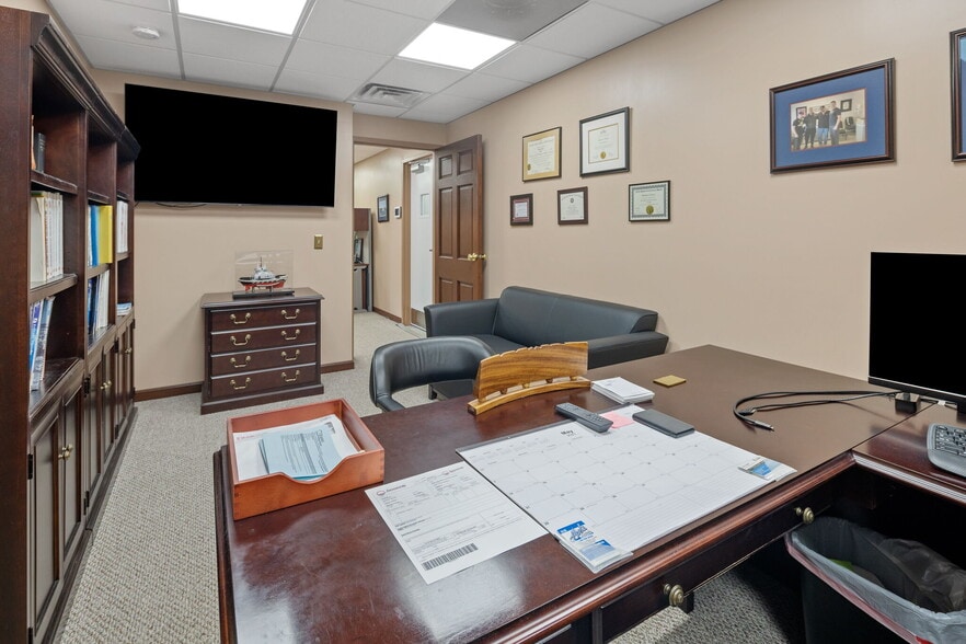 More Photos Of 30 Bolton Ln, West Creek Light Distribution For Sale