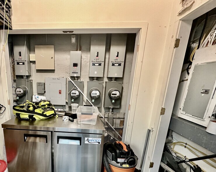 More Photos Of 135-141 Post Rd E, Westport Freestanding For Lease