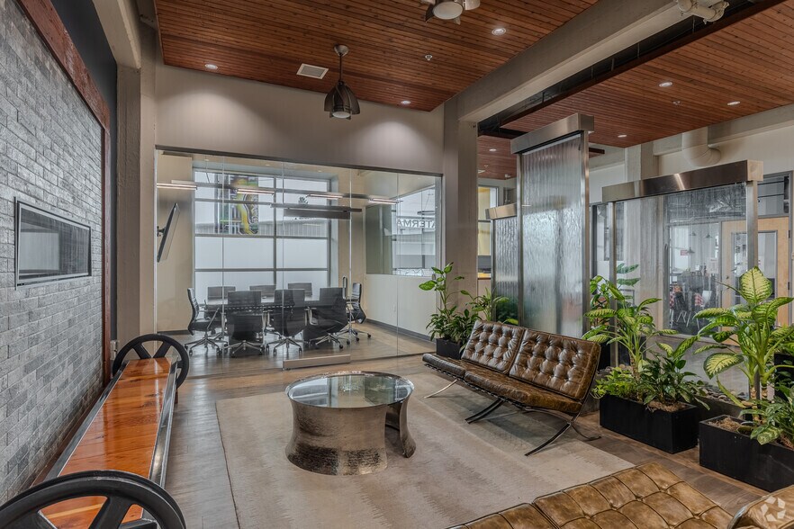 More Photos Of 80 SE Madison St, Portland Loft Creative Space For Lease