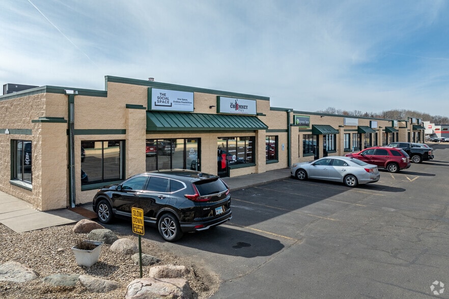 Primary Photo Of 592 Outpost Cir, Hudson Unknown For Lease