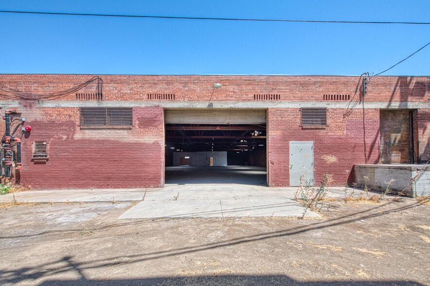 More Photos Of 135 Van Ness Ave, Fresno Warehouse For Lease