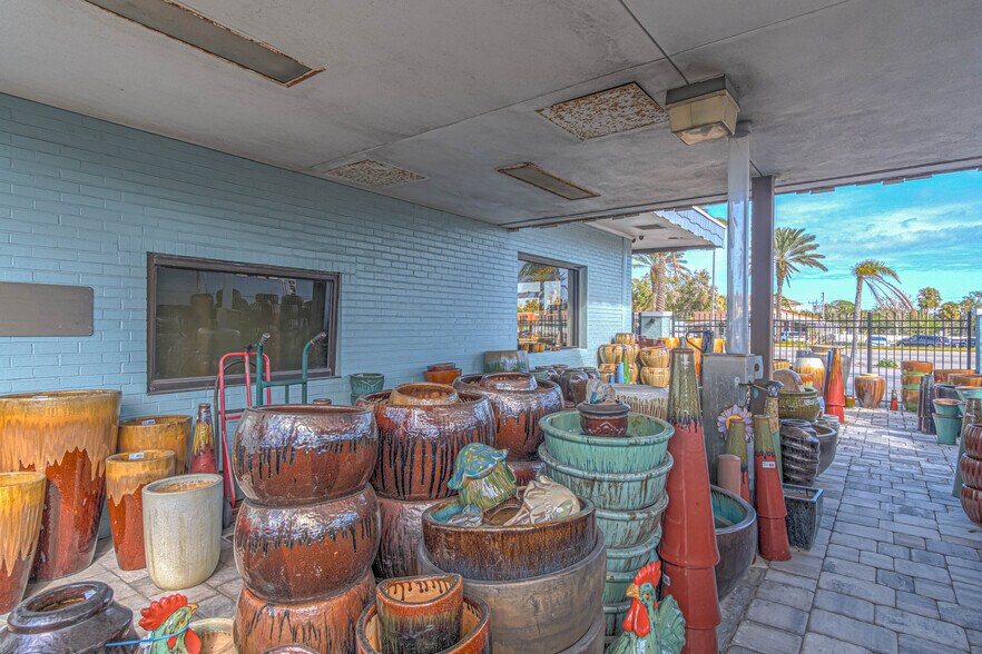 More Photos Of 2036 S Ridgewood Ave, Daytona Beach Medical For Sale