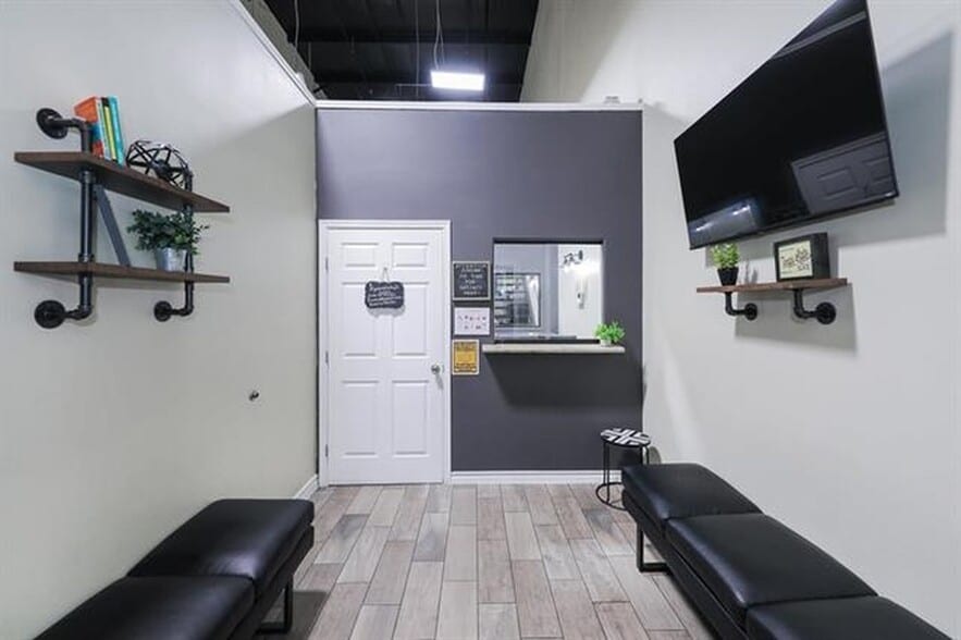 More Photos Of 8218 Casa Verde Rd, Laredo Storefront Retail Office For Sale