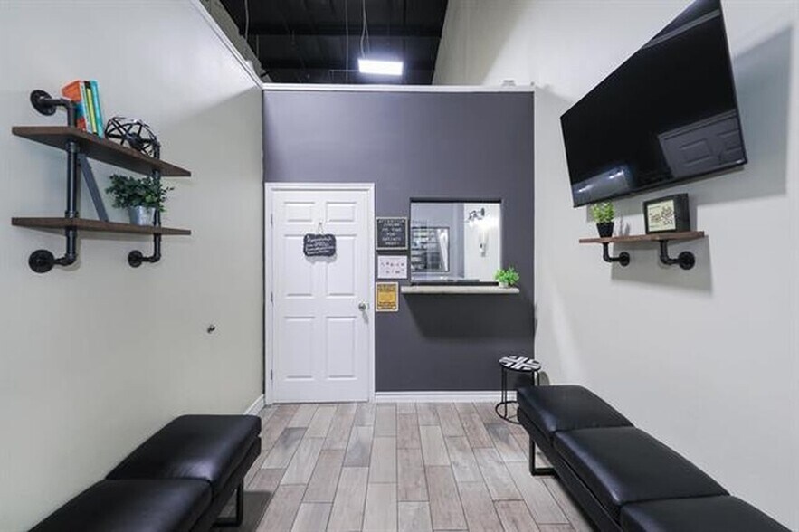 More Photos Of 8218 Casa Verde Rd, Laredo Storefront Retail Office For Lease