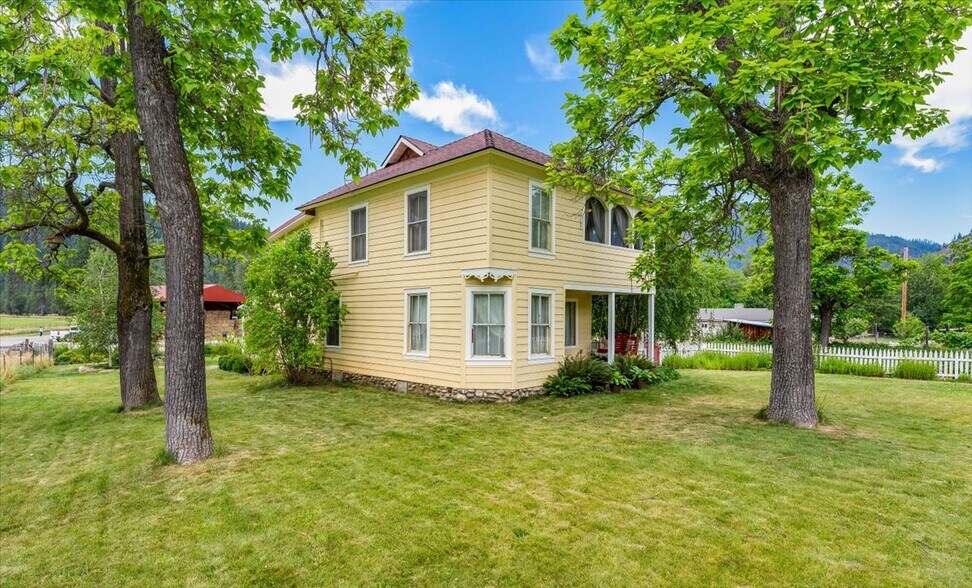 More Photos Of 44510 State 96 Hwy, Seiad Valley Land For Sale