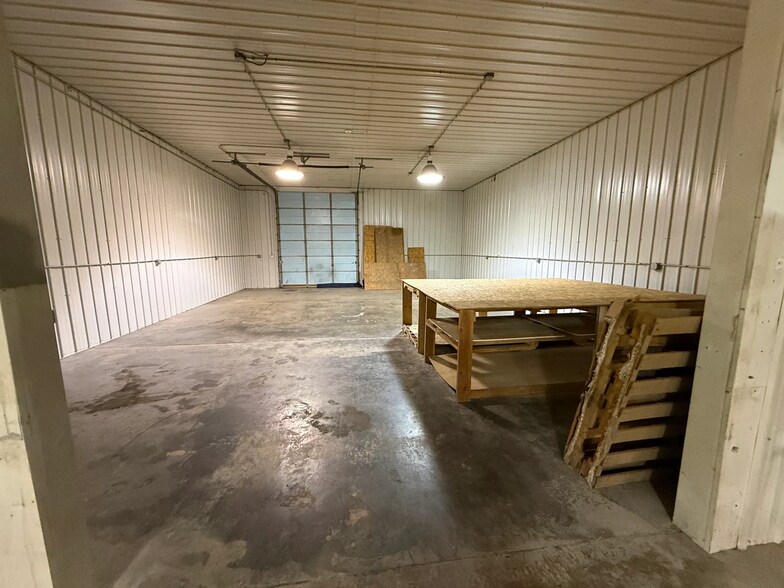 More Photos Of 16004 E 23rd St S, Independence Warehouse For Lease