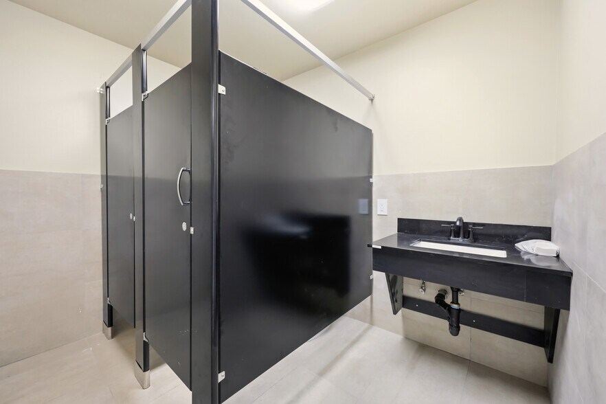 More Photos Of 2529 Chambers St, Vernon Warehouse For Lease