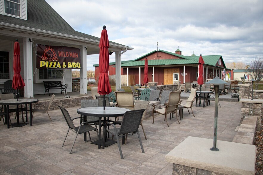 More Photos Of 5781 State Highway 42, Sturgeon Bay Storefront Retail Residential For Sale