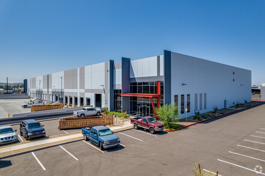 More Photos Of 4250 E Superior Ave, Phoenix Warehouse For Lease