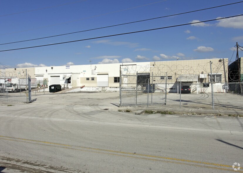 Primary Photo Of 3121-3171 E 11th Ave, Hialeah Warehouse For Lease