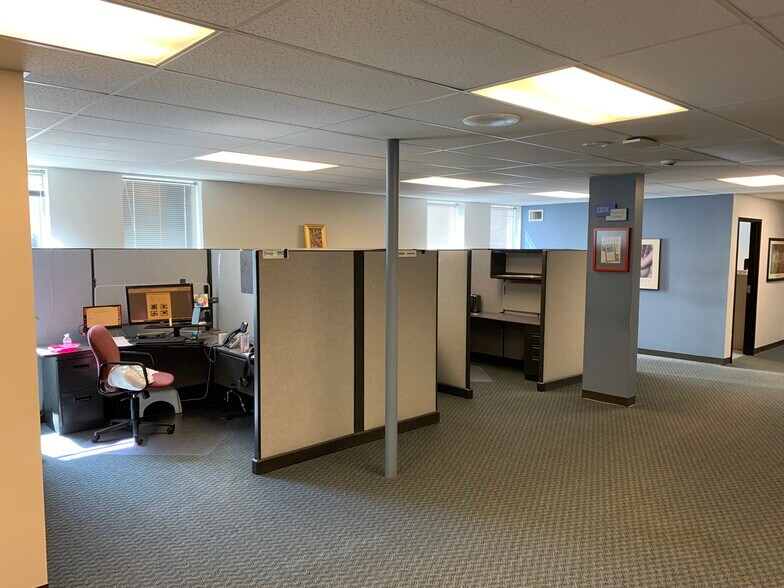 More Photos Of 5426 Guadalupe St, Austin Office For Sale