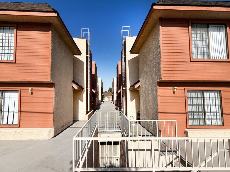 More Photos Of 403 Porter St, Glendale Apartments For Sale