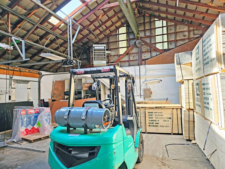 More Photos Of 1 Lafayette Rd, Hampton Industrial For Lease