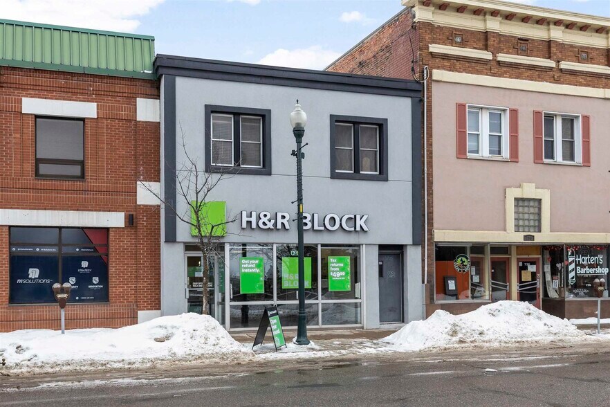 Primary Photo Of 732-734 Queen St E, Sault Ste Marie Office For Sale