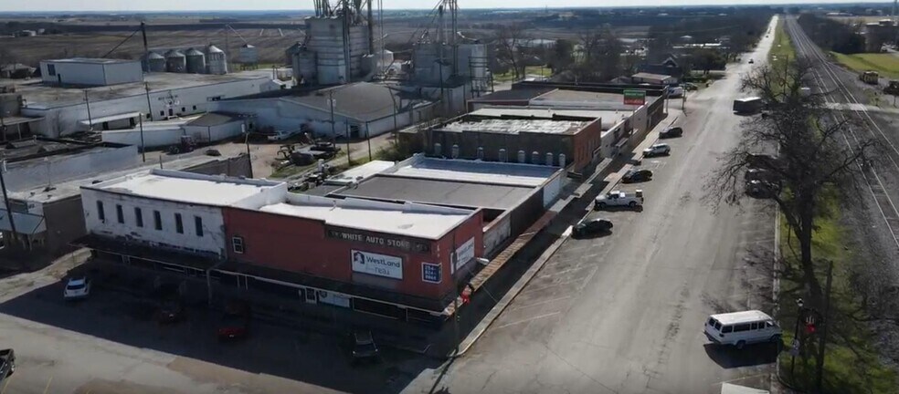 More Photos Of 103/105 S Main St, West General Retail For Sale